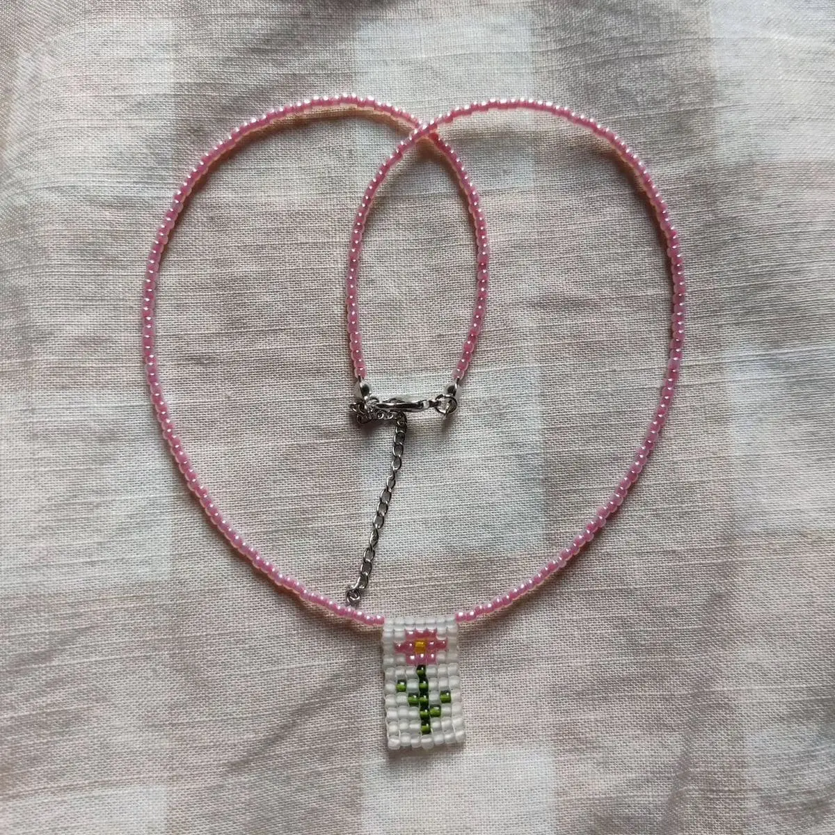 Pembe Boncuklu Çiçek Motifli Miyuki Kolye